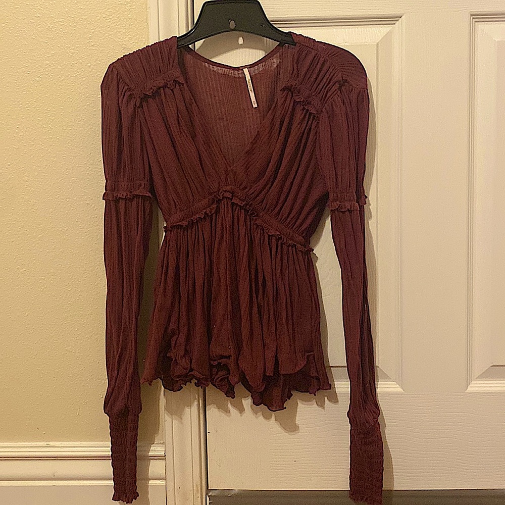 X-small free people Burgundy long sleeve ruched blouse